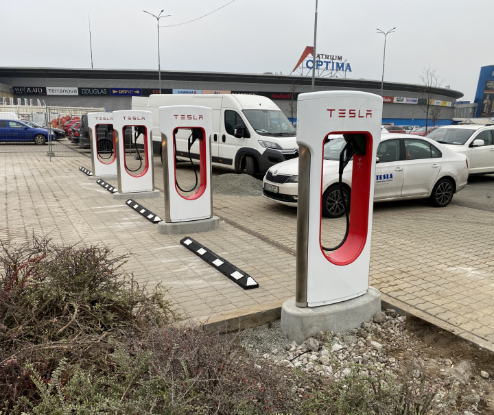 Tesla Supercharger Station Košice - optima